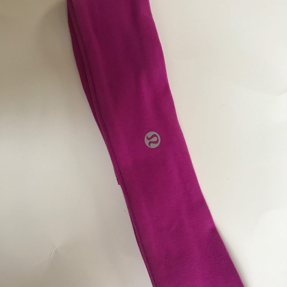 Price drop! Lululemon Pink Headband💓🌸